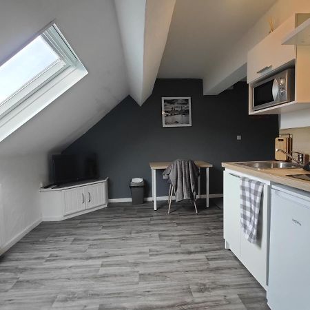 Studio "Sous Les Toits", Proche Hyper Centre Et Commerces ! Valenciennes Luaran gambar