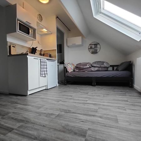 Studio "Sous Les Toits", Proche Hyper Centre Et Commerces ! Valenciennes Luaran gambar