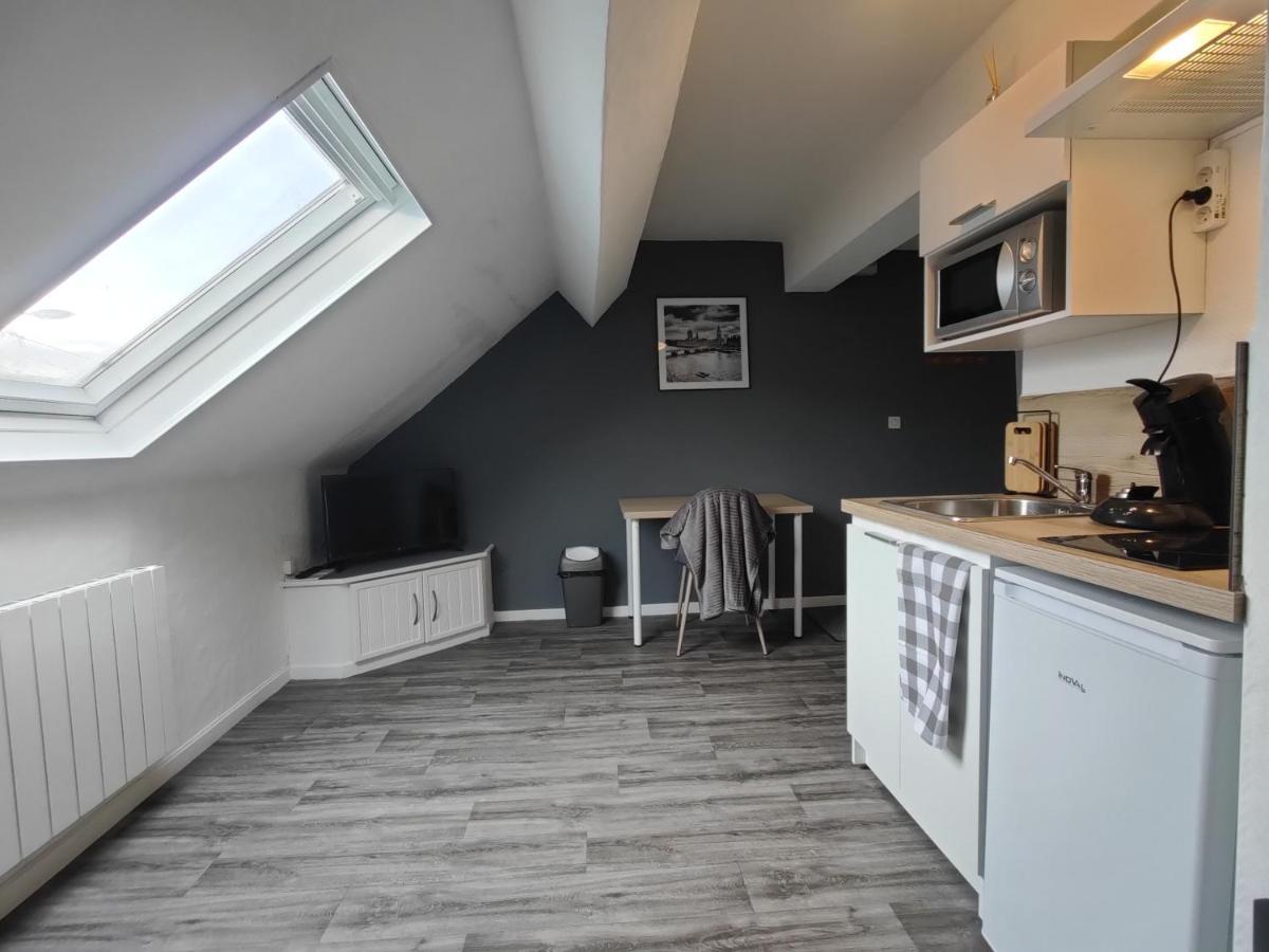 Studio "Sous Les Toits", Proche Hyper Centre Et Commerces ! Valenciennes Luaran gambar