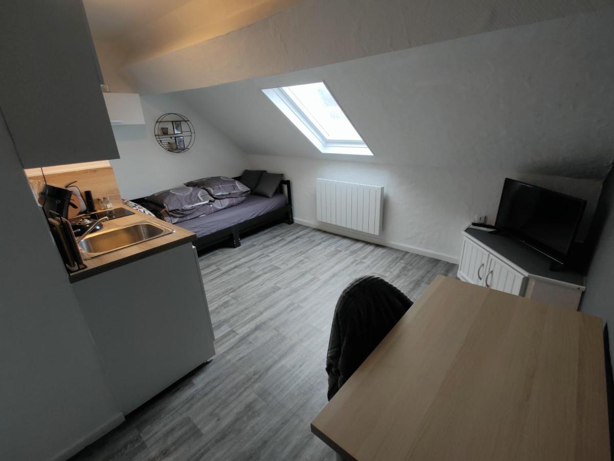 Studio "Sous Les Toits", Proche Hyper Centre Et Commerces ! Valenciennes Luaran gambar